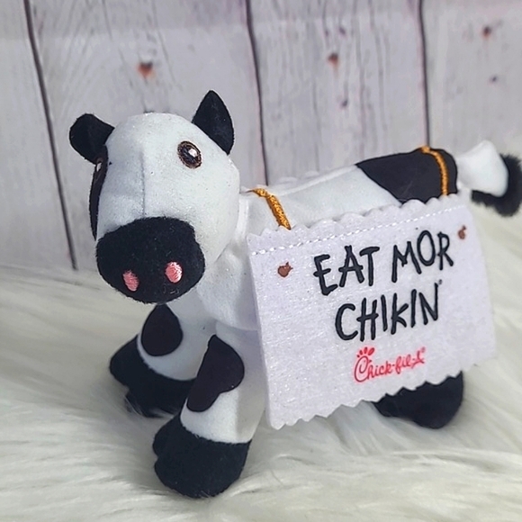 Chick-fil-A Eat Mor Chikin Small Mini Cow Plush Stuffed Animal Collectible Toy - Picture 3 of 10